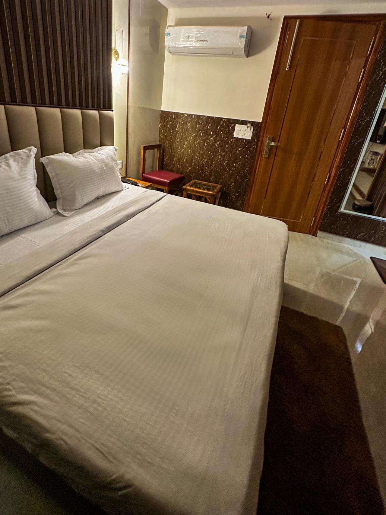 Bed and Breakfast Delhi Delight Premium Нью-Делі Екстер'єр фото